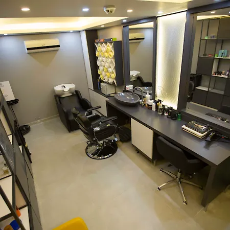 Laren Family & - Boutique Class Hotel